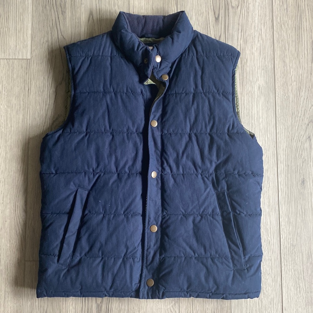 Men's blue vest in great condition